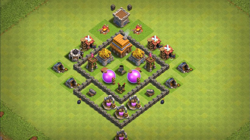 Town Hall 4 Hybrid Base layout by TReX