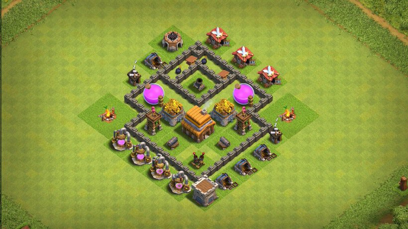 Town Hall 4 Hybrid Base layout by TReX