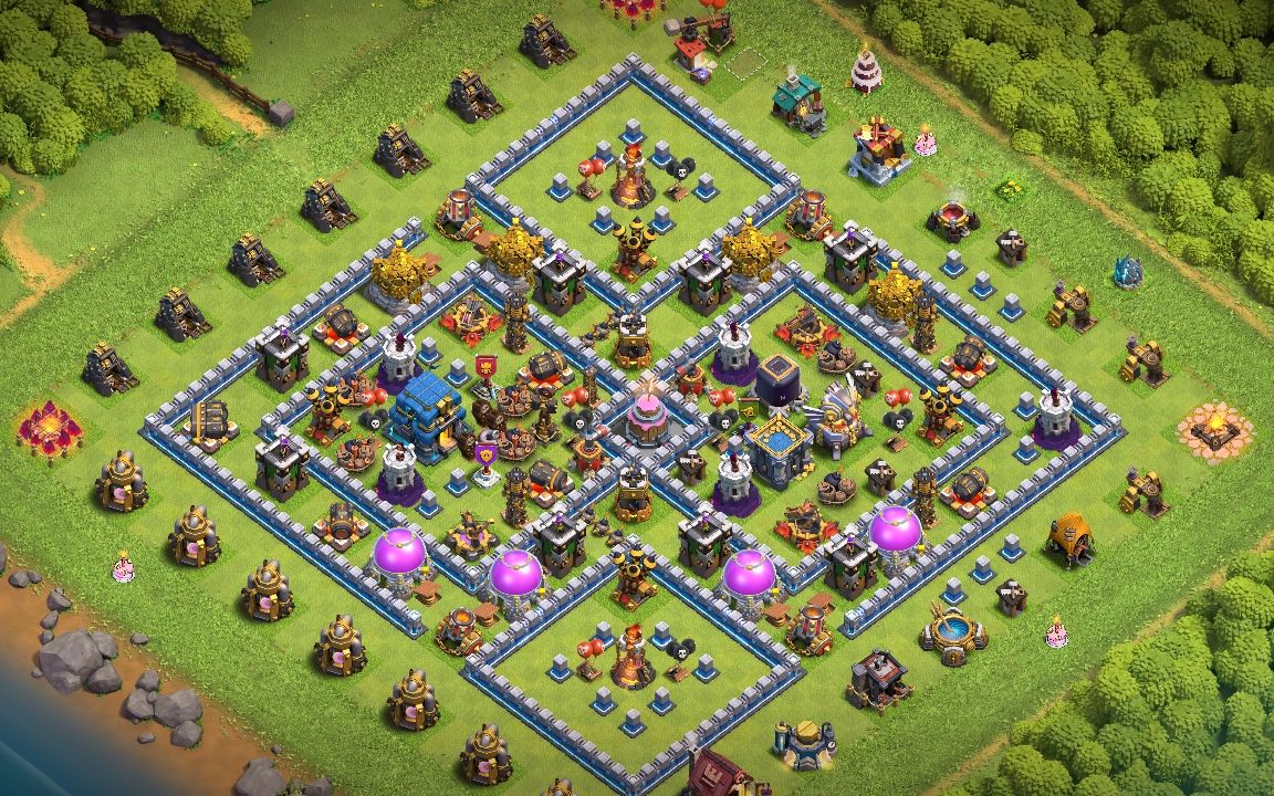 Town Hall 12 Hybrid Base layout by GodzillaXXL