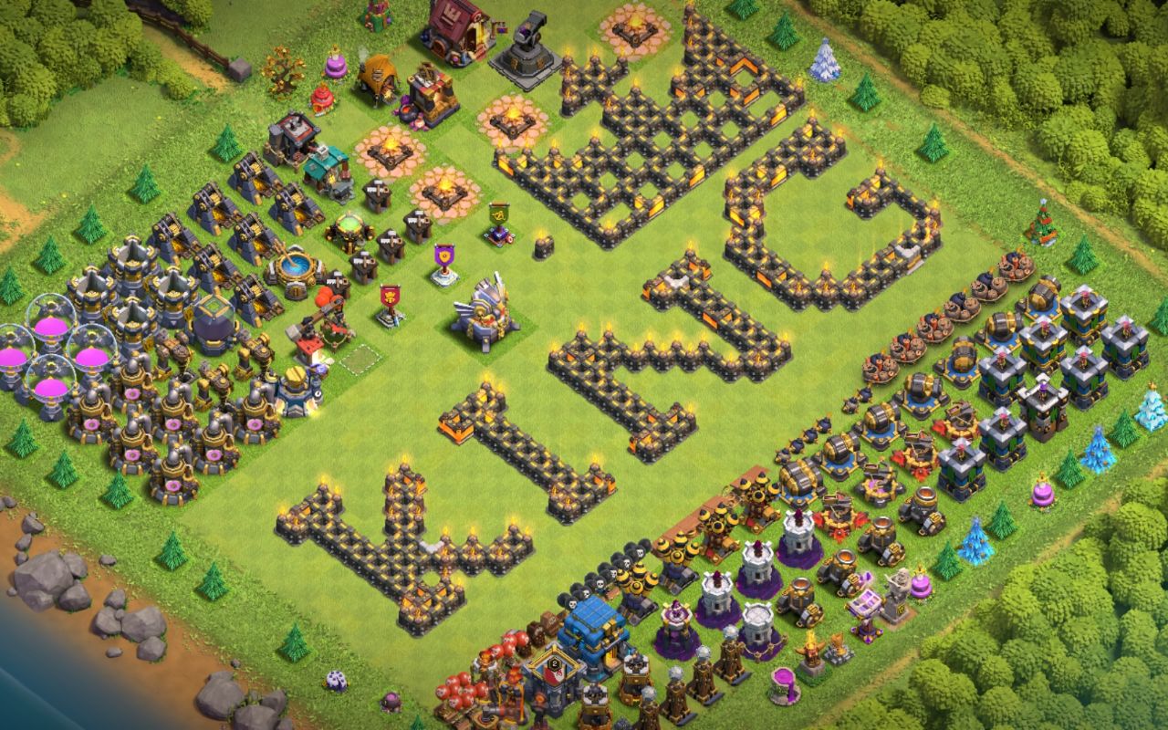 Town Hall 12 Fun Base layout by Chill Viper