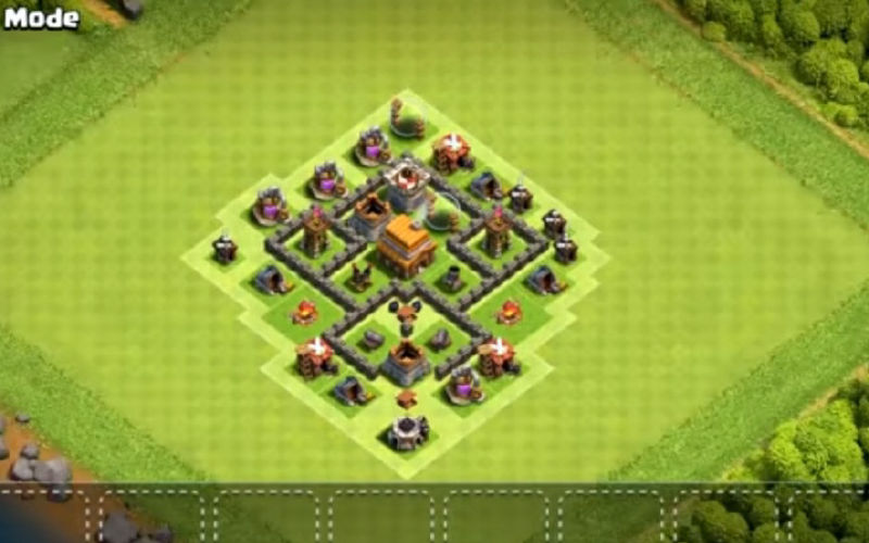 Town Hall 4 Trophy Base layout by xMonster