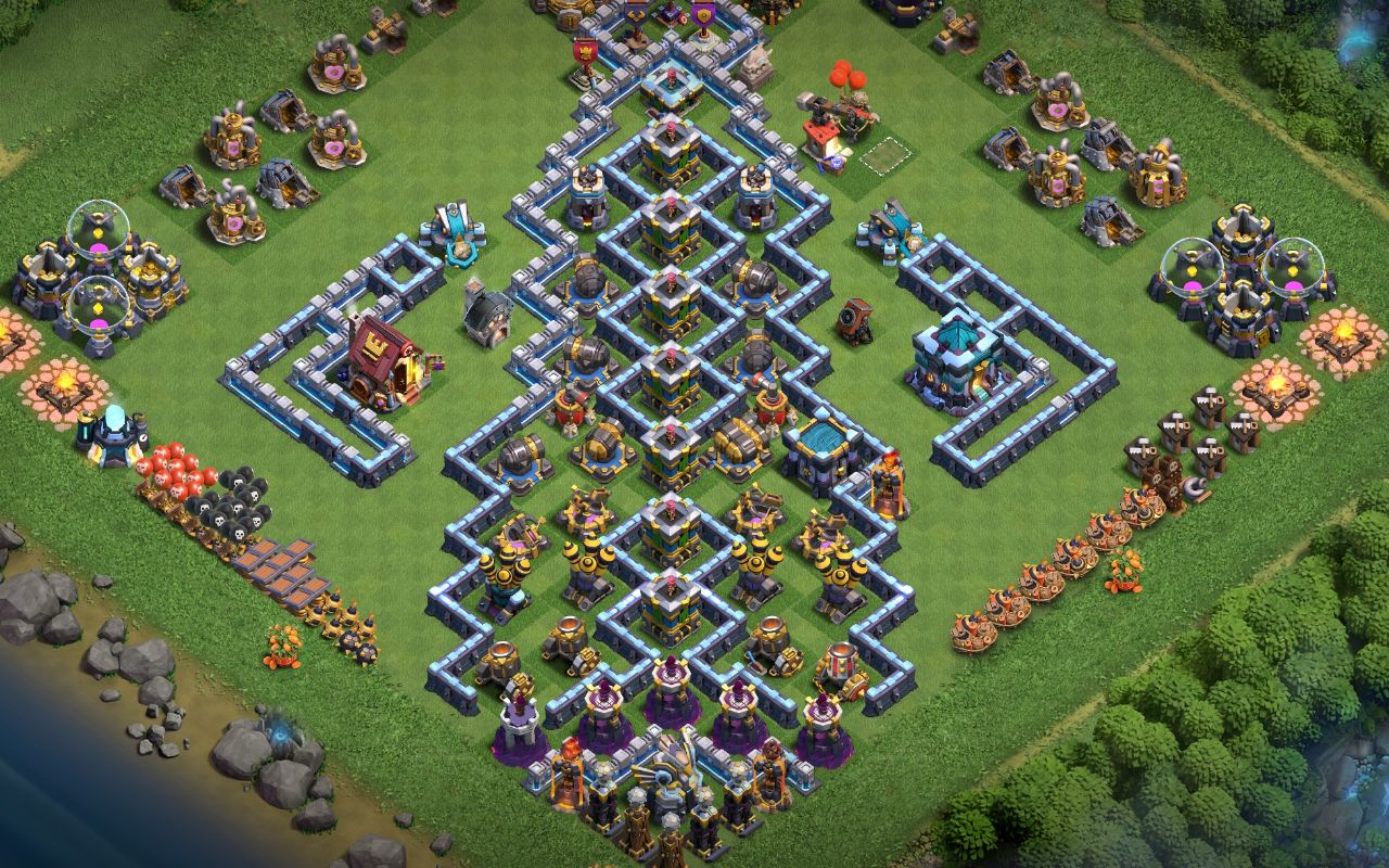 Town Hall 13 Hybrid Base layout by Fahad