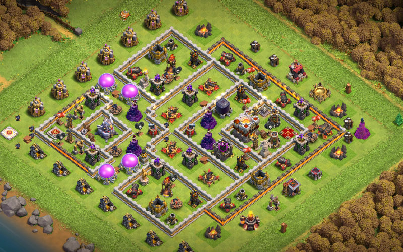 Town Hall 11 Trophy Base layout by Froppy