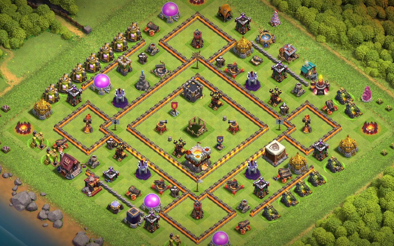 Town Hall 11 Hybrid Base layout by Clever Echo